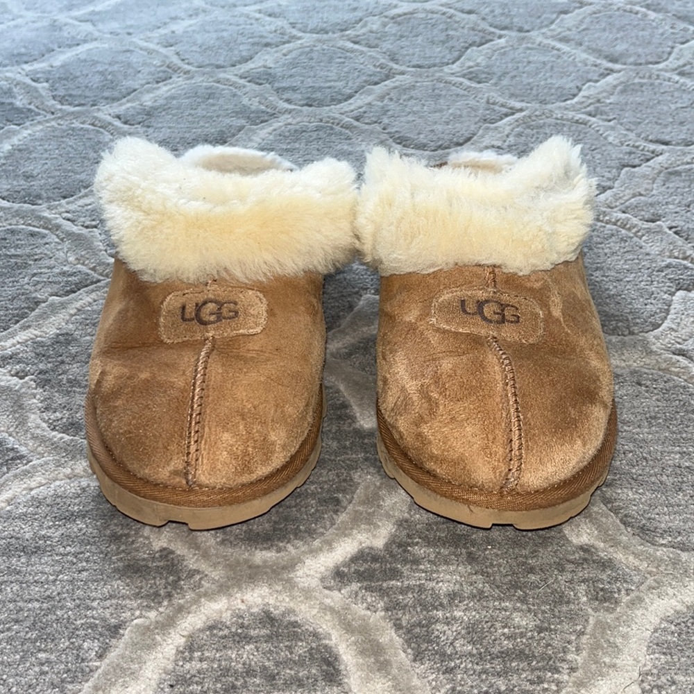 ✨🤎UGG SLIPPERS🤎✨
